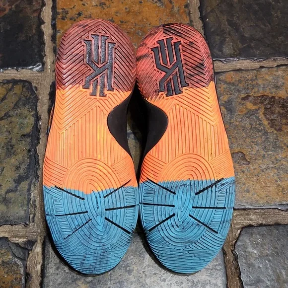 Nike Kyrie 2 Boys Size 7  Black History Month Edition Shoes Sneakers - Picture 5 of 8